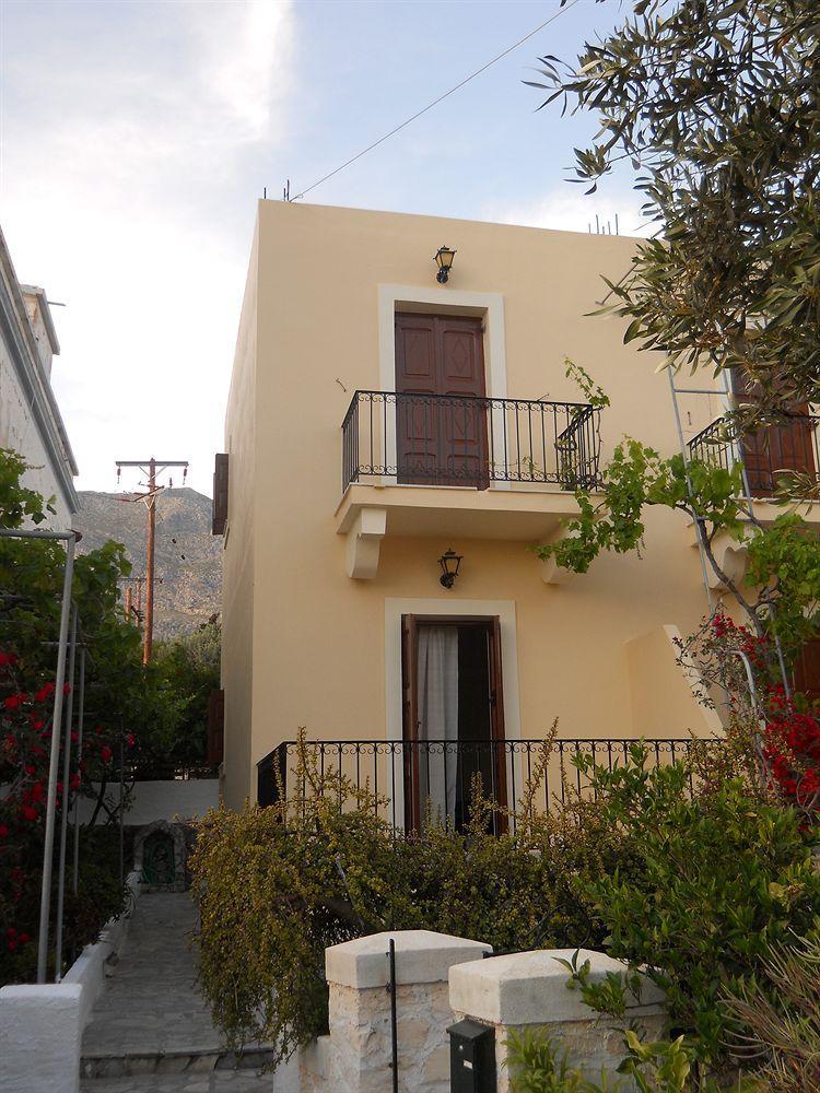 Mela Studios Panormos  Luaran gambar