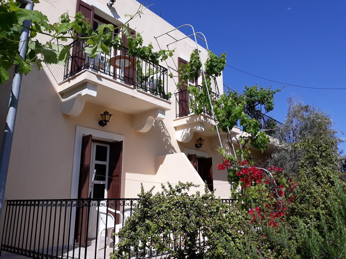 Mela Studios Panormos  Luaran gambar