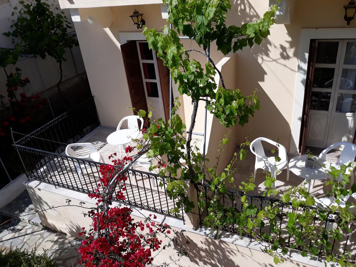 Mela Studios Panormos  Luaran gambar