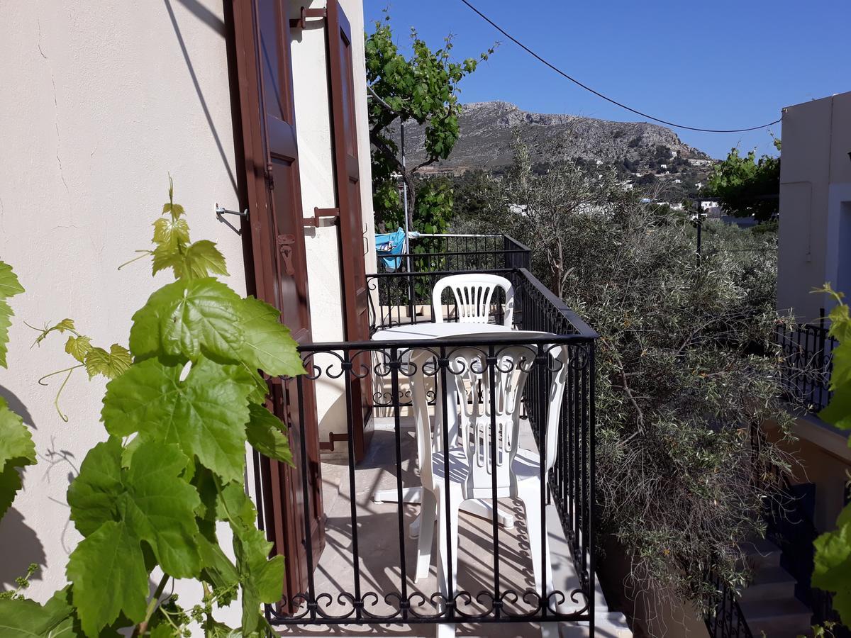 Mela Studios Panormos  Luaran gambar