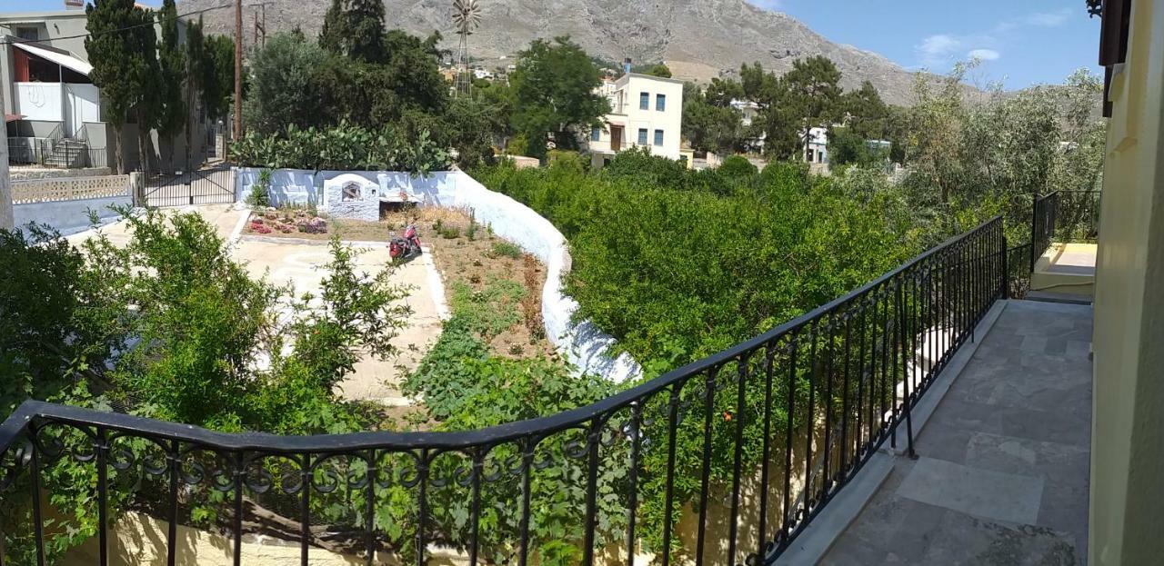 Mela Studios Panormos  Luaran gambar
